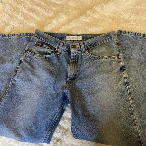 Vintage Light Wash Mid Rise Jeans - Picture 3 of 6